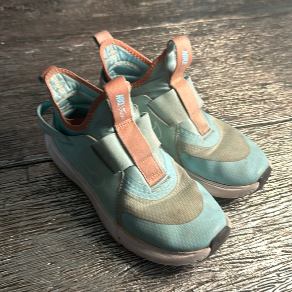 Nike Other - Nike Flex Plus - size 3y